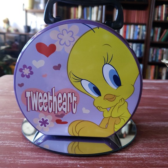 Tweet Heart - Tweety Bird Round Tin Lunch Box - Tote - Picture 1 of 9